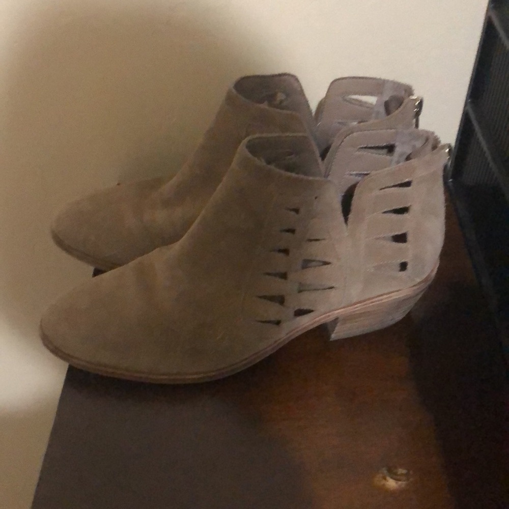 Vince Amuto boots